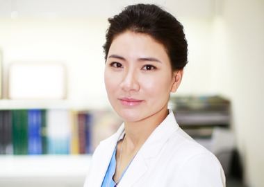 師麗麗做眼綜合效果好嗎？價格貴不貴？