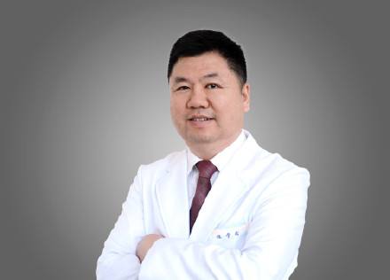 任學會和王鳳芹哪個做面部脂肪填充好？