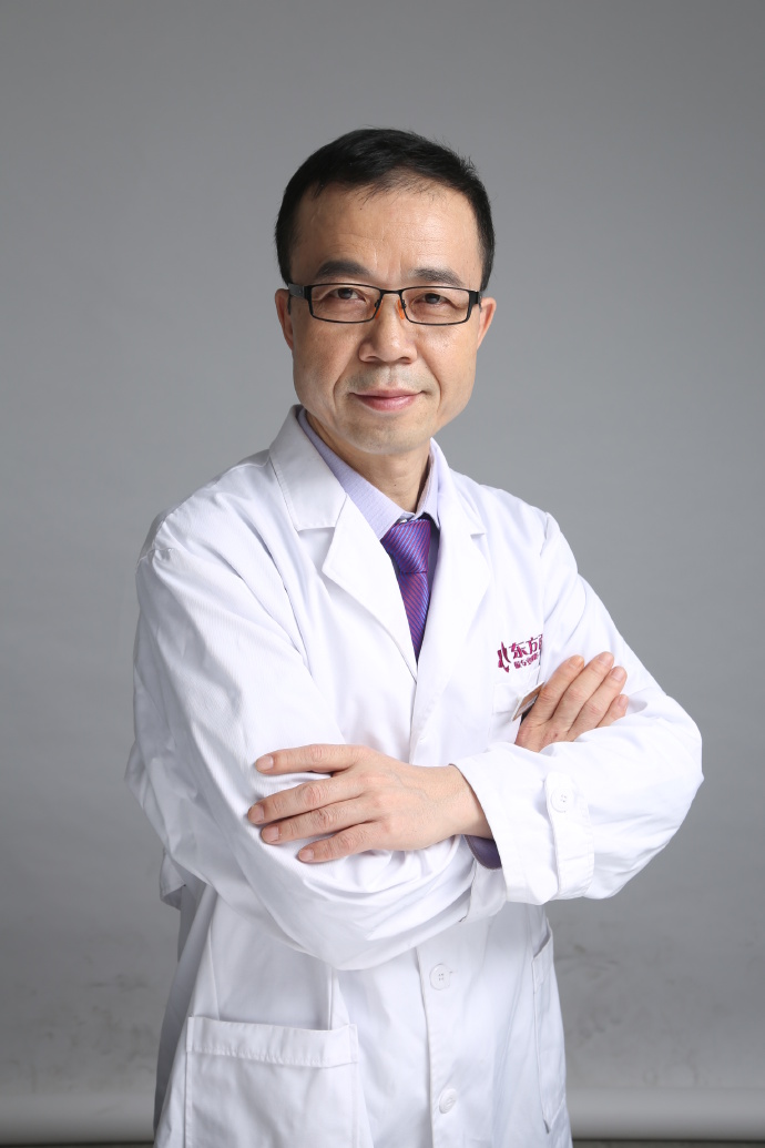 北京雙眼皮修復王世勇和靳小雷誰厲害？